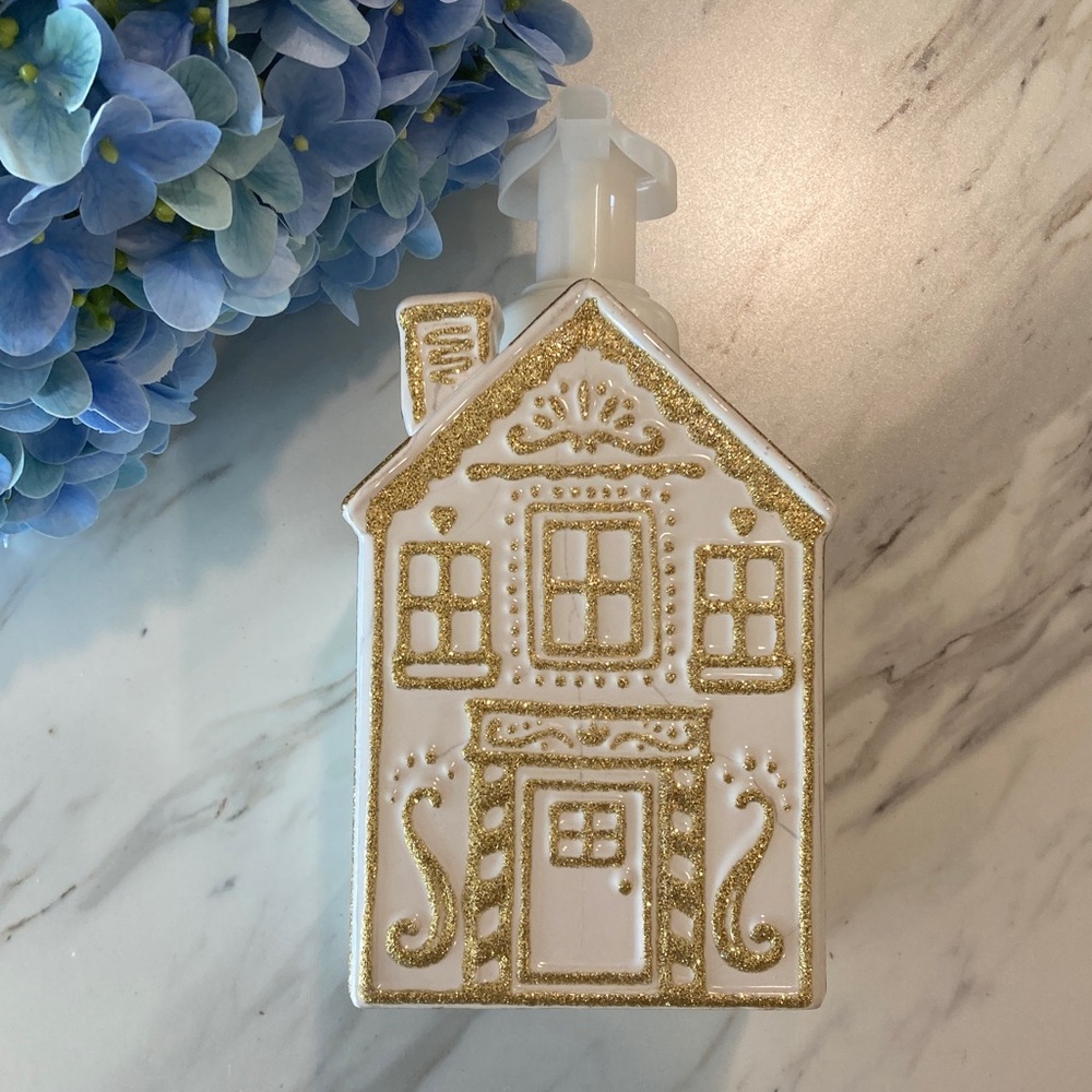 Bath & Body Works Gingerbread House Foaming Soap Dispenser White Gold Glitter